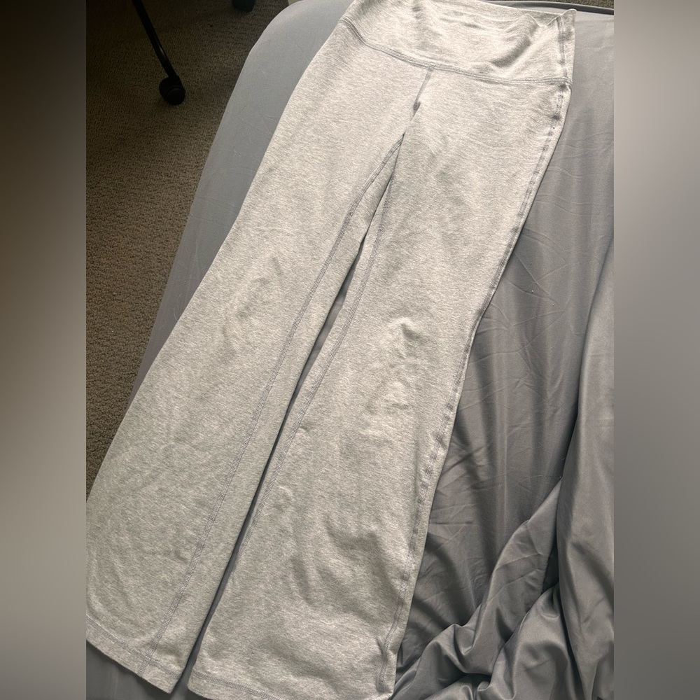 Aritiza TNA grey flare leggings in size small